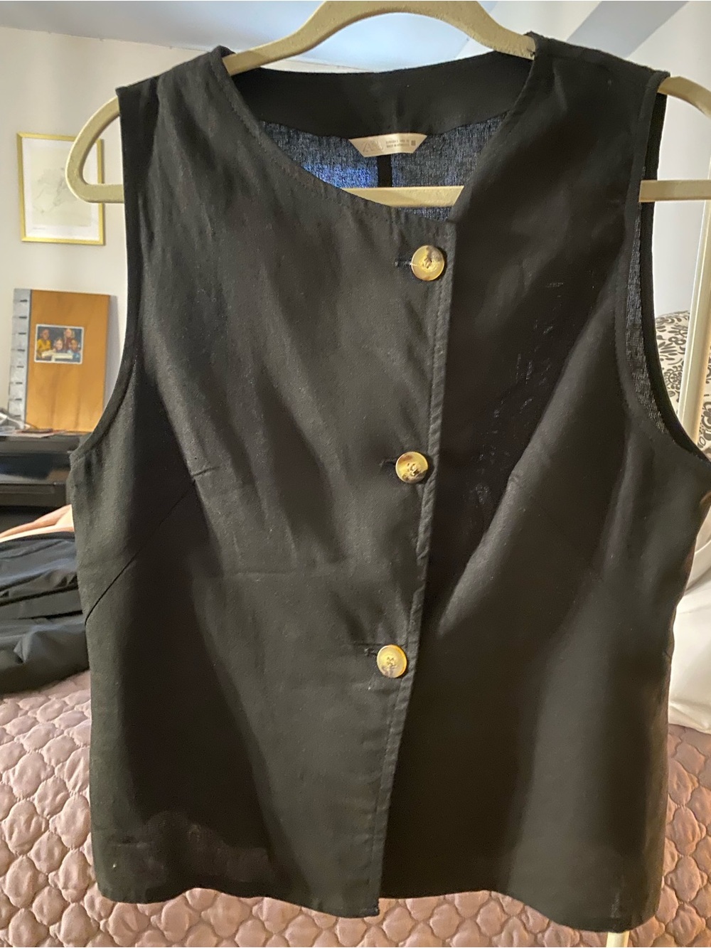 Classic Sleeveless Black Button-Front Vest